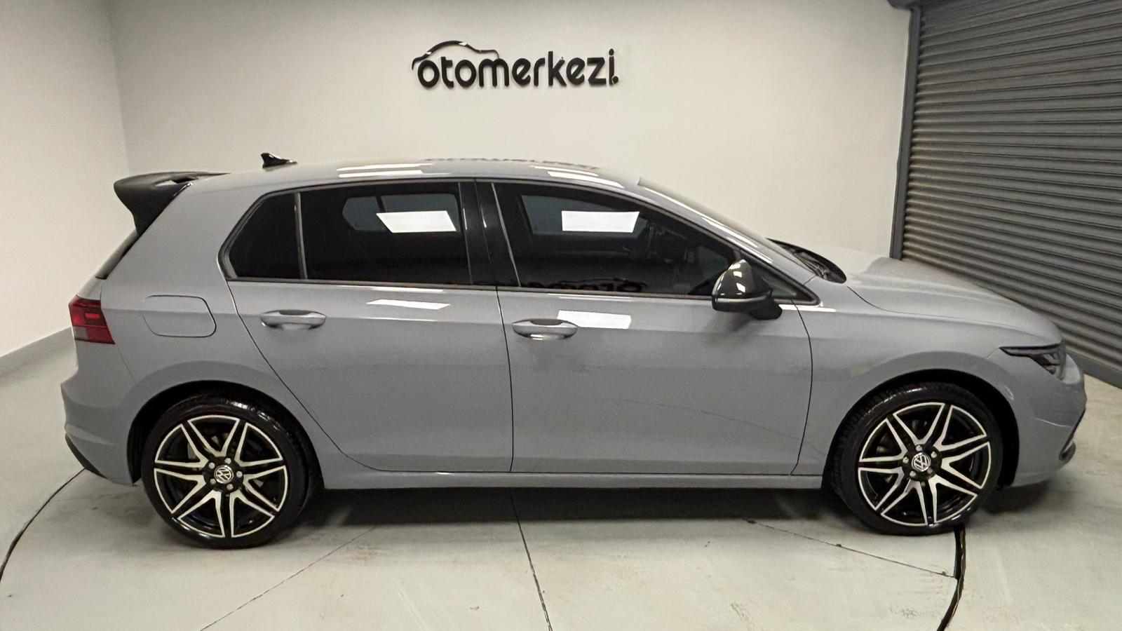 VOLKSWAGEN GOLF 13